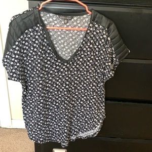 Floral tee with leather details